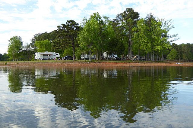 holiday-campground-west-point-lake