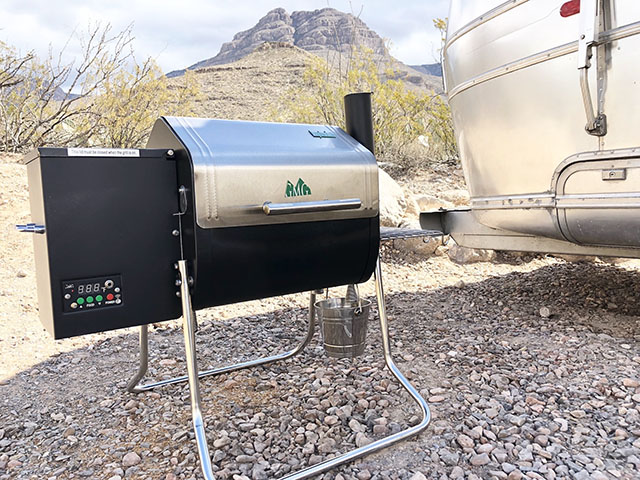 Green Mountain Grills Davy Crockett WiFi Controlled Portable Wood Pellet Grill