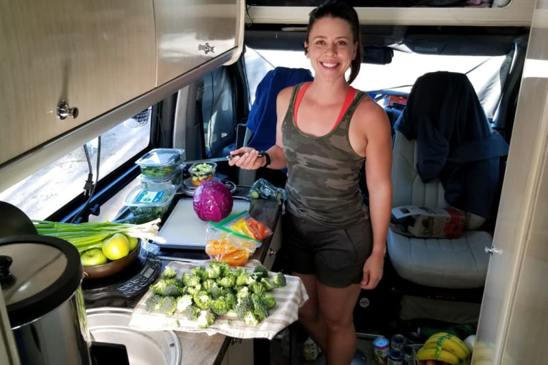 how to eat healthy on the road