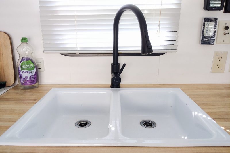 Pull Down Kitchen Sink Faucet -Arofa