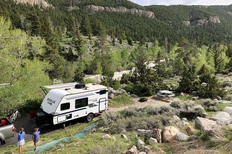 RV with a family at WY SP