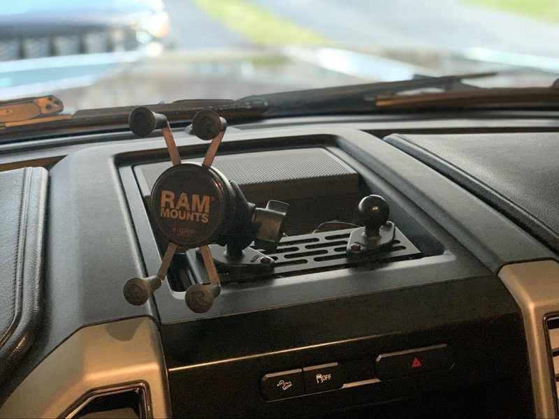 device mount on a dashboard