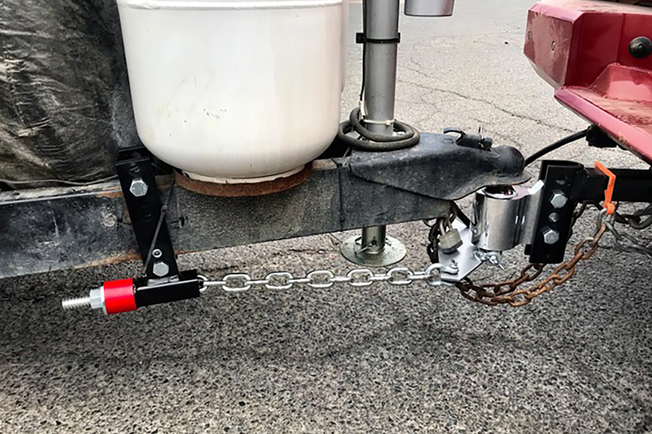 Andersen hitch attached to an RV and truck.